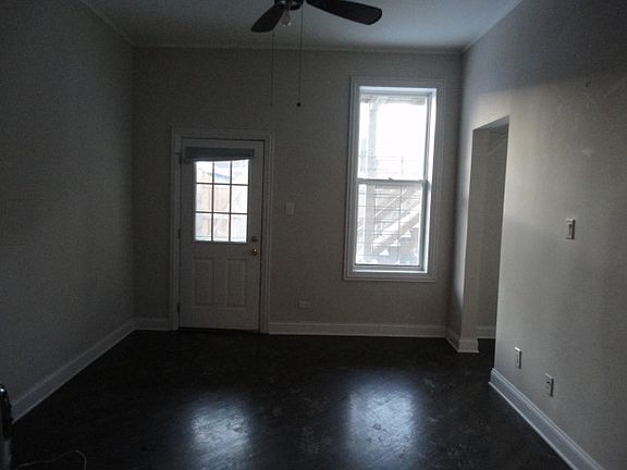 2nd image of 846 N Wolcott Ave APT 1W