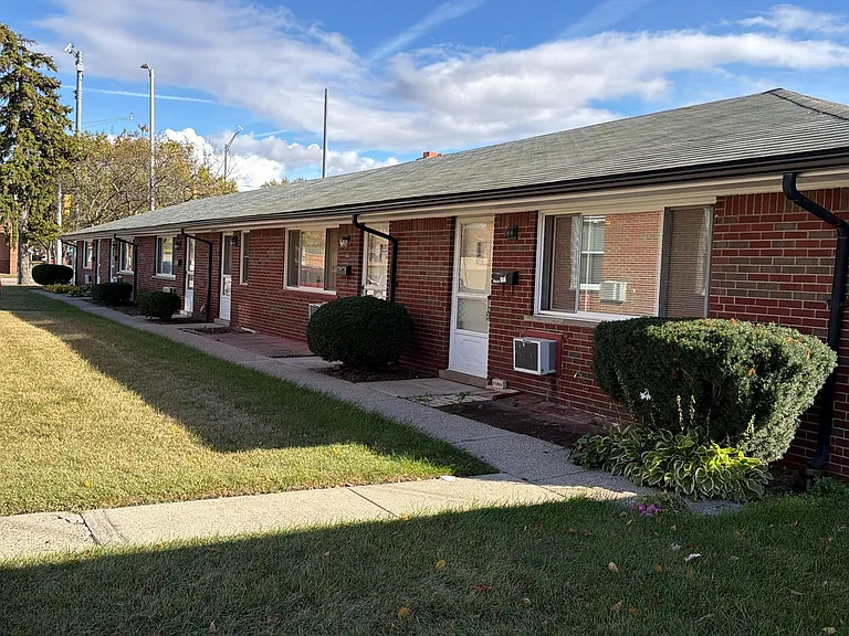 28645 John R Rd #R — Photo 19