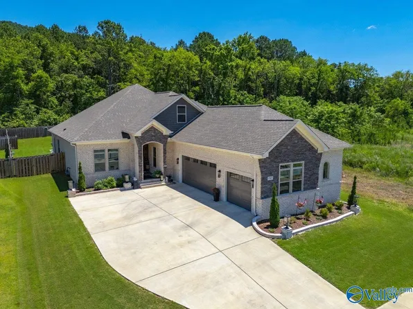 17037 Bright Water Ln SE, Huntsville, AL 35803