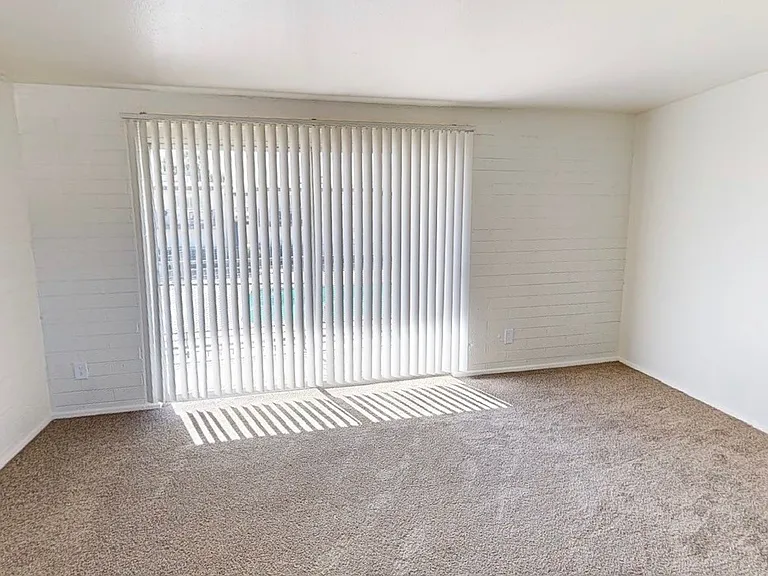 357 E Roeser Rd #7 — Photo 2