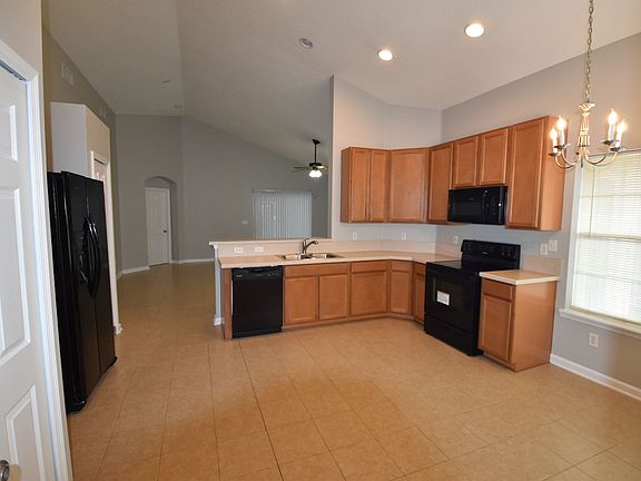 5th image of 289 Mystic Castle Dr