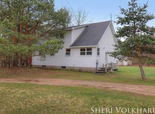 240 Seventeen Mile Rd, Kent City, MI 49330