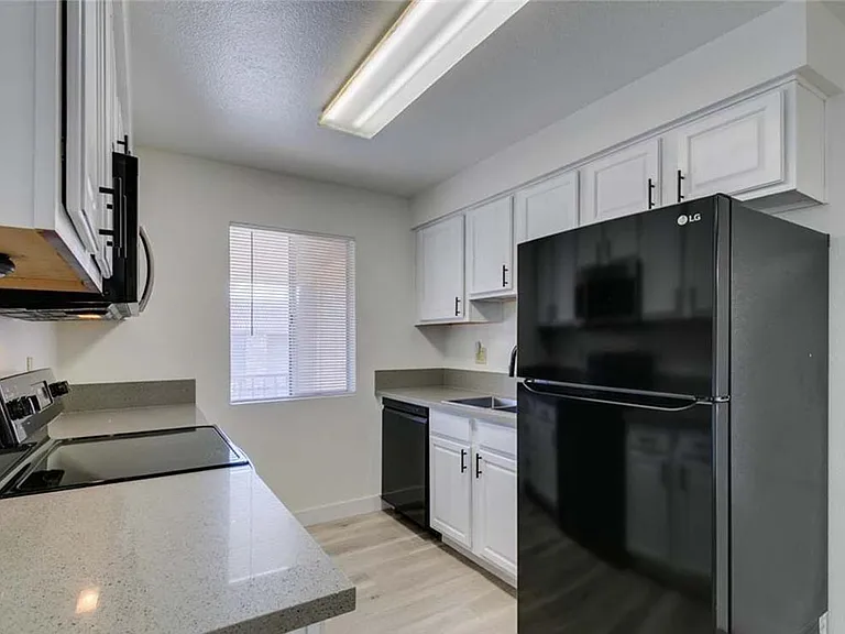 5260 River Glen Dr #268 — Photo 18