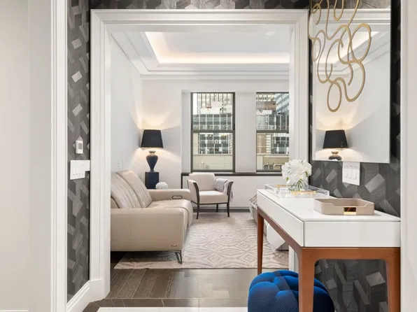 301 Park Avenue image 1 of 24