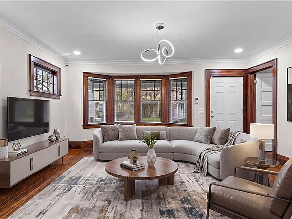 4th image of 50 Finch St