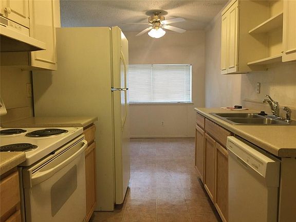 5th image of 1231 Hillwood Dr