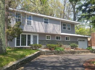 7 Hollow Rd, North Smithfield, RI 02896