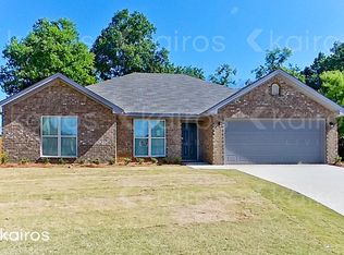 265 Silver Pointe Dr, Elmore, AL 36025