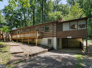 572 Johnnycake Ln, Harpers Ferry, WV 25425