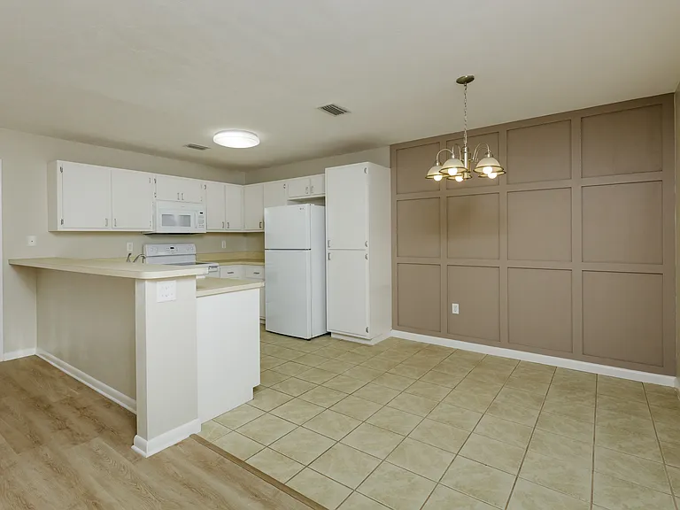 6367 NW 109th Pl — Photo 5