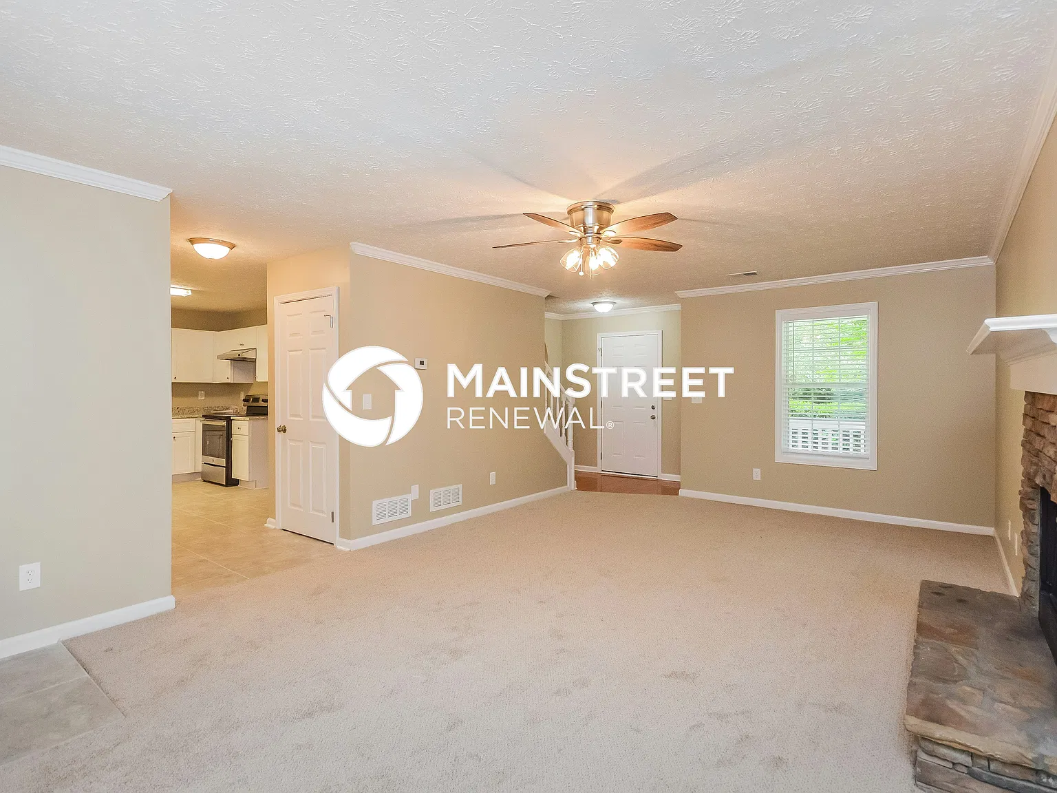 2061 Bay Ct — Photo 3
