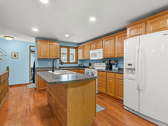 5th image of 1708 Thelen Ave