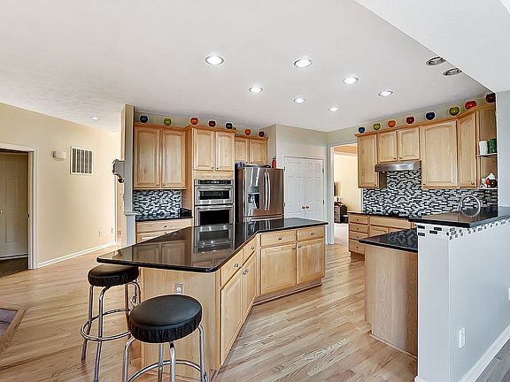 4th image of 304 Leather Leaf Ln