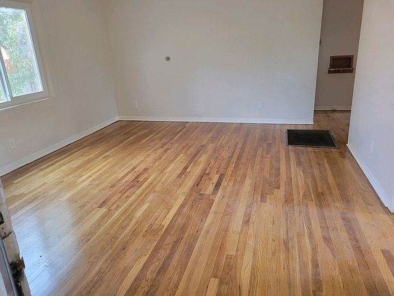 3rd image of 3516 Anderson Ave SE #3518