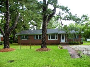 221 Jamaica Dr, Wilmington, NC 28401