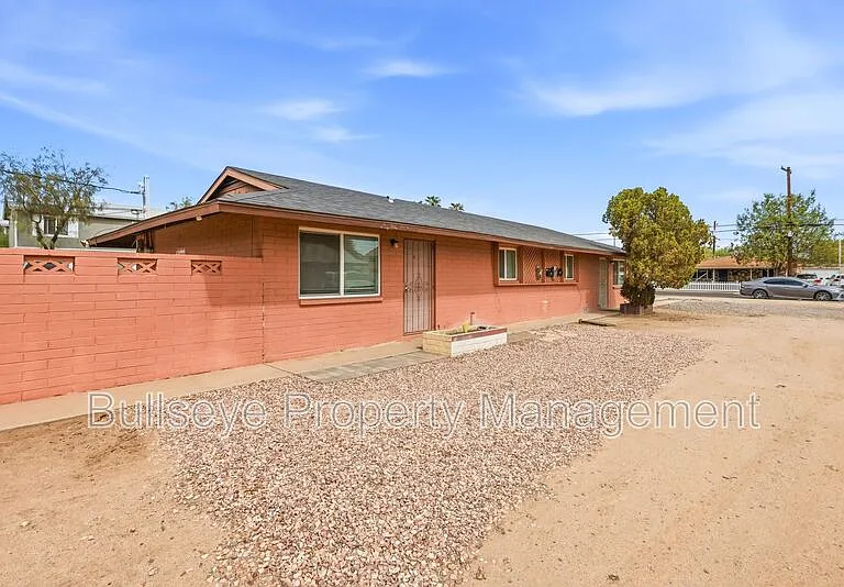 2245 W Glenrosa Ave #2 — Photo 3