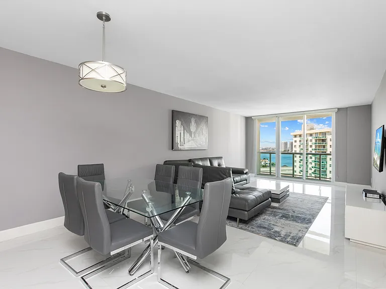 19380 Collins Ave #1527 — Photo 16