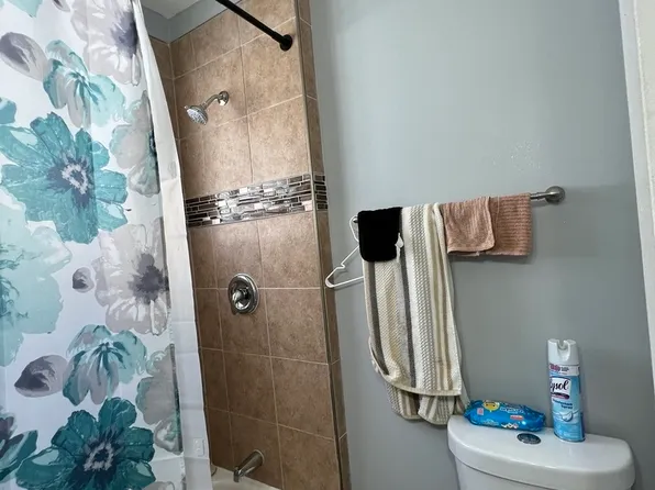 (undisclosed Address), Chicago, IL 60617