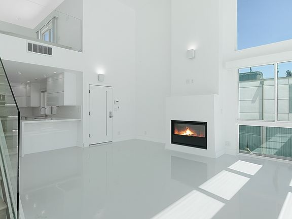 2nd image of 2419 Ocean Front Walk #1