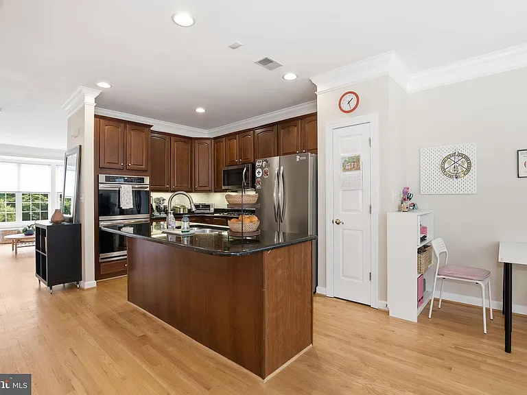 3826 Elmwood Towne Way — Photo 9