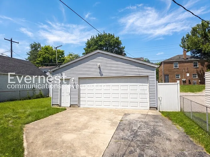 749 Racine Ave — Photo 21