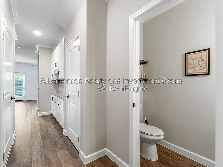 1817 Stable Ln — Photo 3