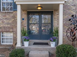 2223 Gunsmith Sq, Reston, VA 20191