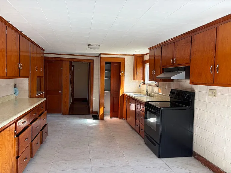 1420 Woodbury Ave — Photo 11