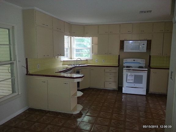 5th image of 2415 Sunnybrook Dr