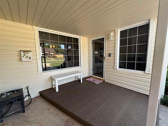 3rd image of 709 NW 13th St