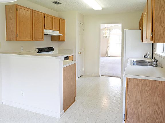 5th image of 12560 Magbury Ln
