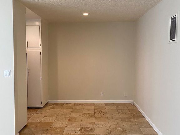 4th image of 939 Larrabee St APT 7