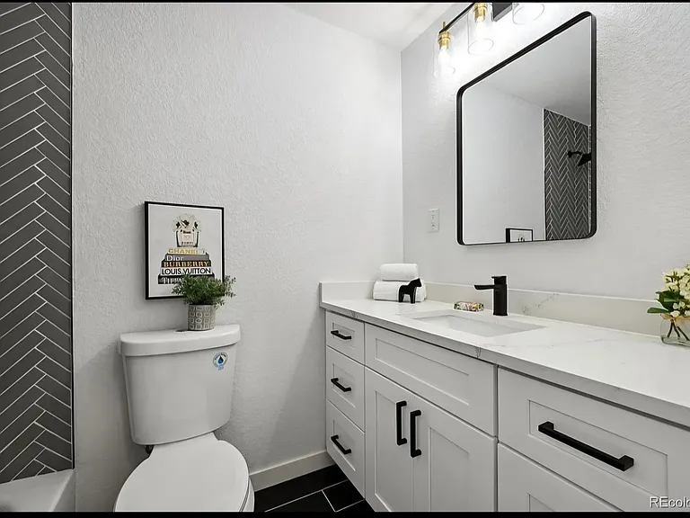 Shared full upstairs bathroom