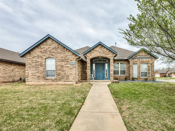 10736 SW 35th St, Yukon, OK 73099