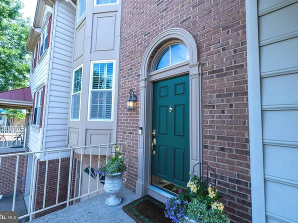 14084 Winding Ridge Ln, Centreville, VA 20121