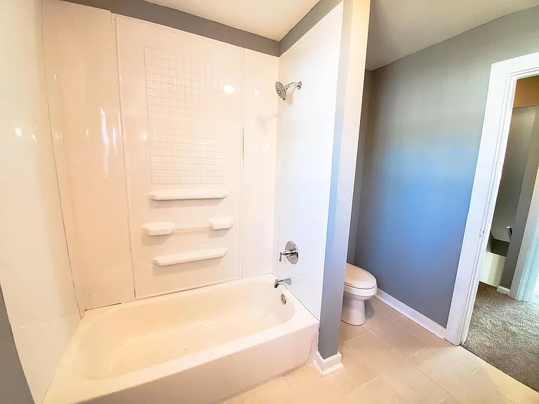 690 Village Place South Dr — Photo 4
