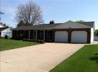 5356 S Glen Oak Dr, Saginaw, MI 48603