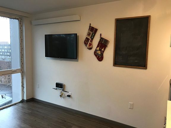 3rd image of 4123 12th Ave NE APT 708
