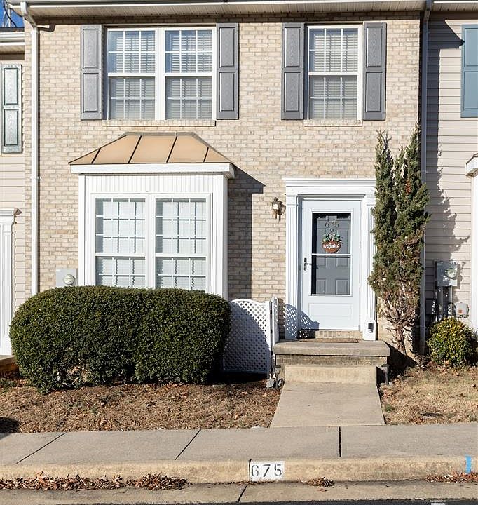 1st image of 675 Stonewall Dr