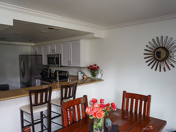 4th image of 1672 E Pierside Ln