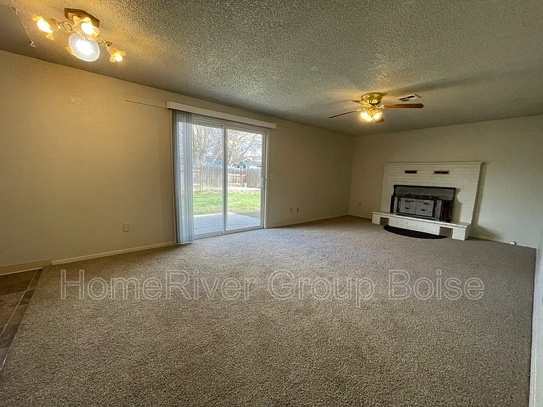 870 E Bergeson St — Photo 4