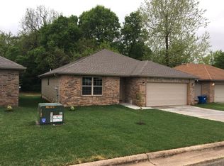 960 W Meadowmere St, Springfield, MO 65807