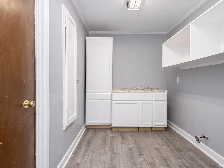 63 Robinson St — Photo 16