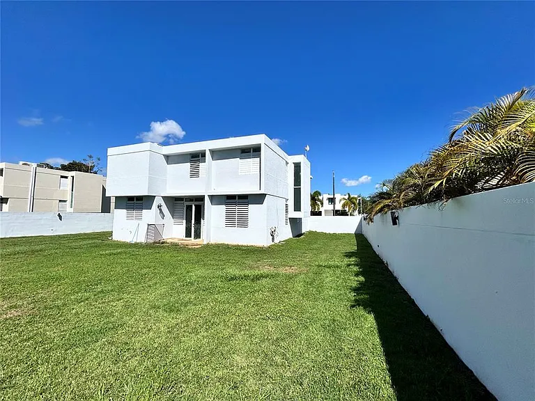 345 Calle Tulipan — Photo 6