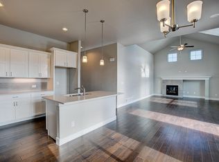 1674 W 50th St, Loveland, CO 80538