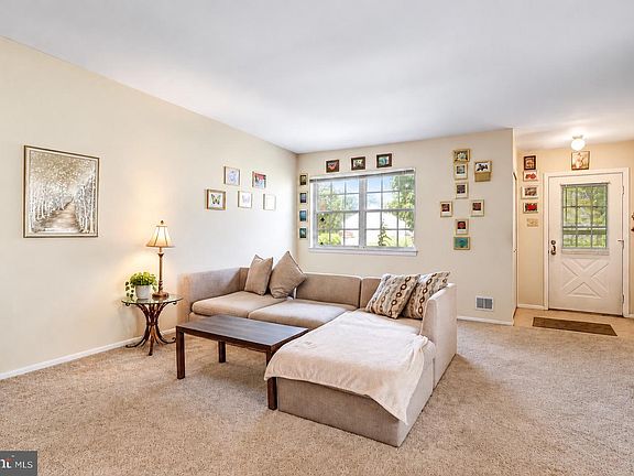 2nd image of 6861 Snowberry Ct