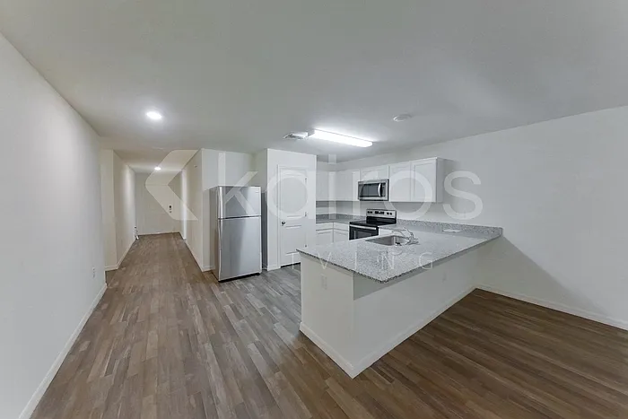 466 Norwood Ave S — Photo 4