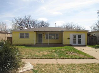 110 Holly St, Levelland, TX 79336