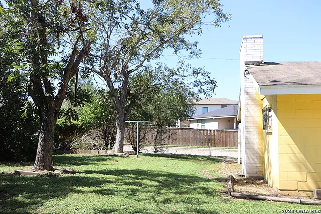 4 bed, 2.0 bath, 1640 sqft, $1,650 — Photo 4