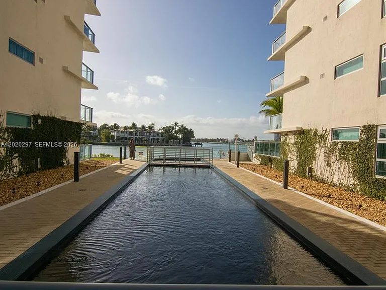 6620 Indian Creek Dr #310 — Photo 36